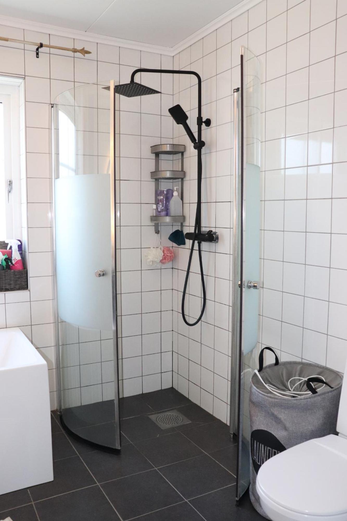 Lila Rummet - Rum Naera Bad Och Centrum, 1 Tr Upp - Saengklaeder & Handdukar Ingar Färjestaden Dış mekan fotoğraf